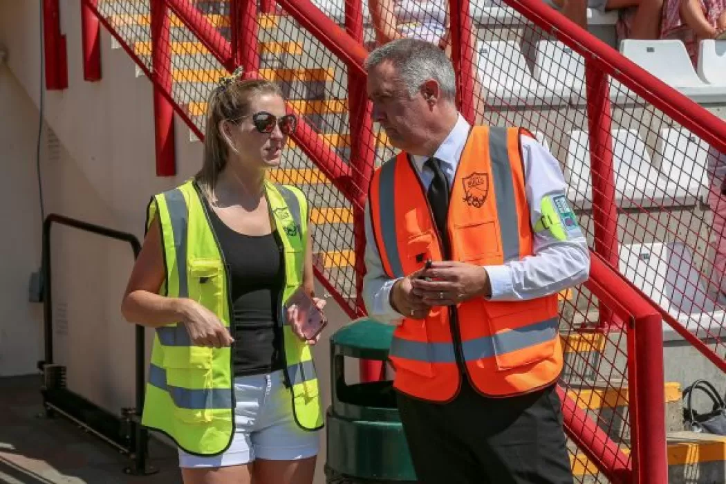 3 G1 A4383wm 600x400